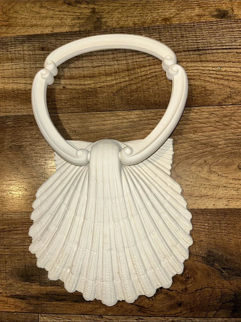 MCM Home Interiors White Seashell Wall Hook Decorative Towel Ring